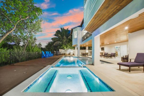 Tern Key - New Luxury Canal Front Home with Pool Spa Dock Close to Bean Point Pine Ave